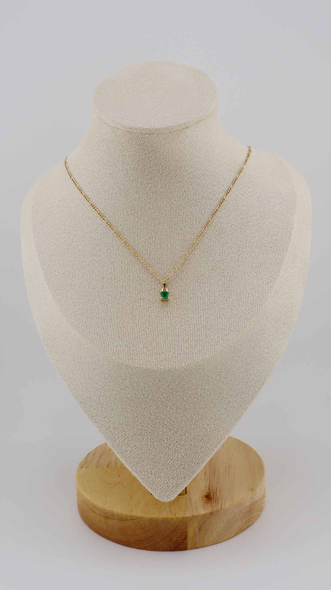 Dije en Oro ยท Esmeralda Talla Cuadrada - Image 3