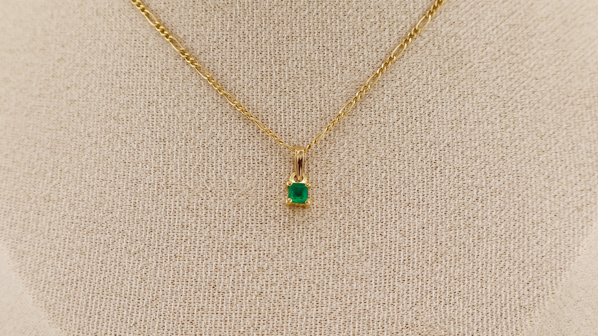 Dije en Oro ยท Esmeralda Talla Cuadrada - Image 2