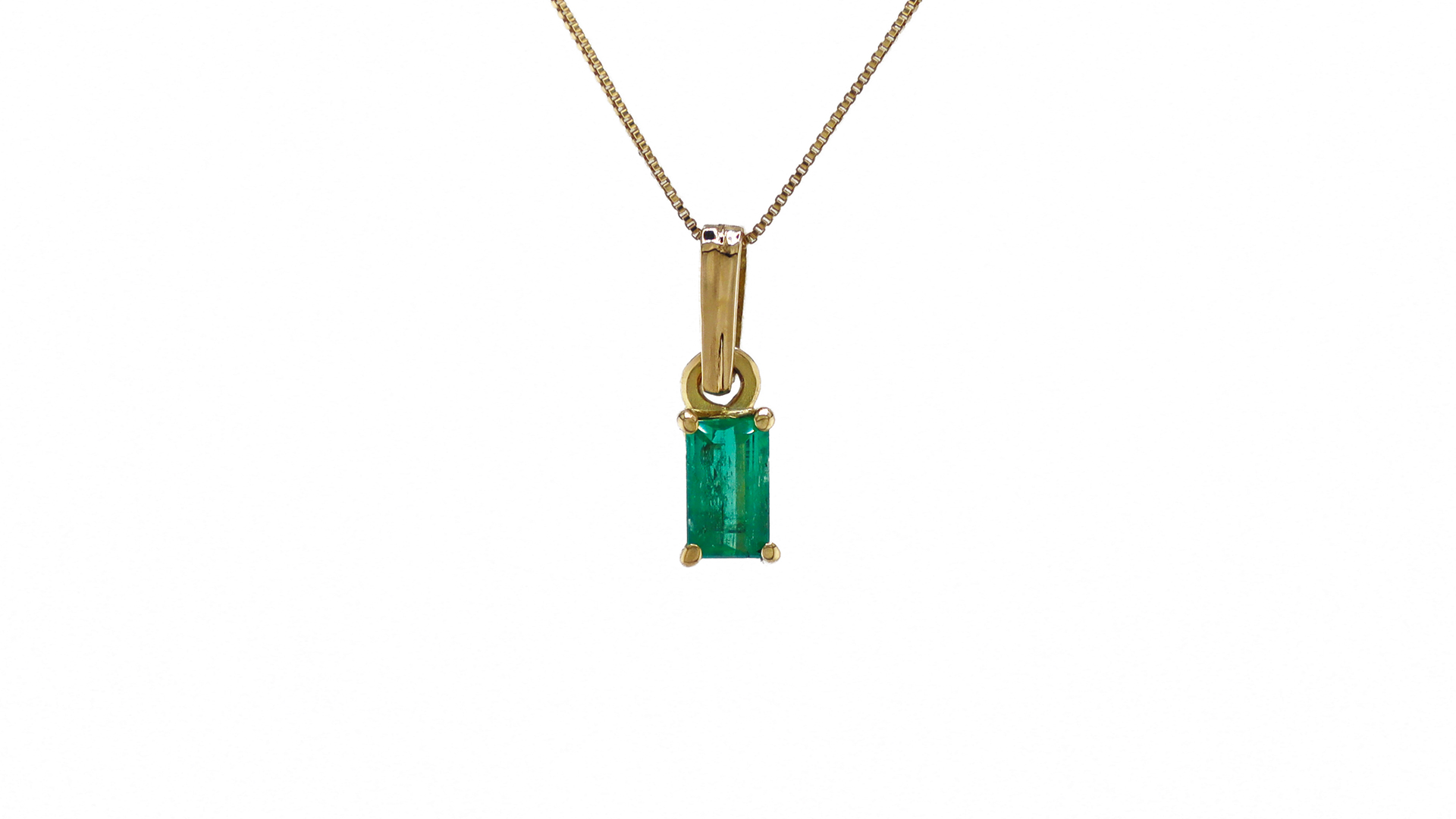 Dije en Oro ยท Esmeralda Talla Rectangular