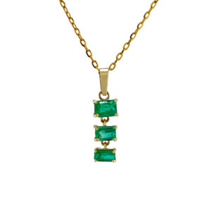 Dije en Oro · Tres Esmeraldas Talla Rectangular